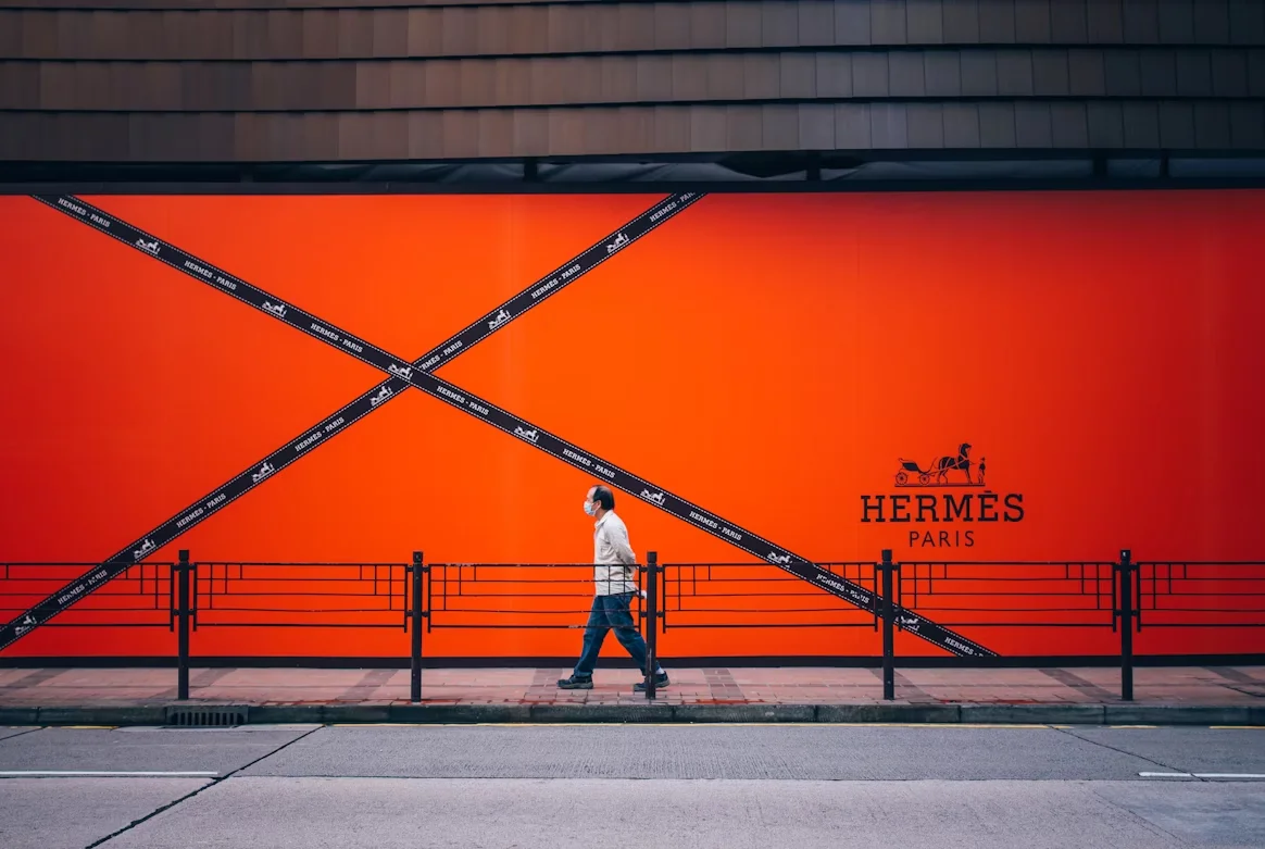 หุ้น Hermès เติบโตอย่างมั่นคง พร้อมรายได้ที่สวนกระแสโลก
